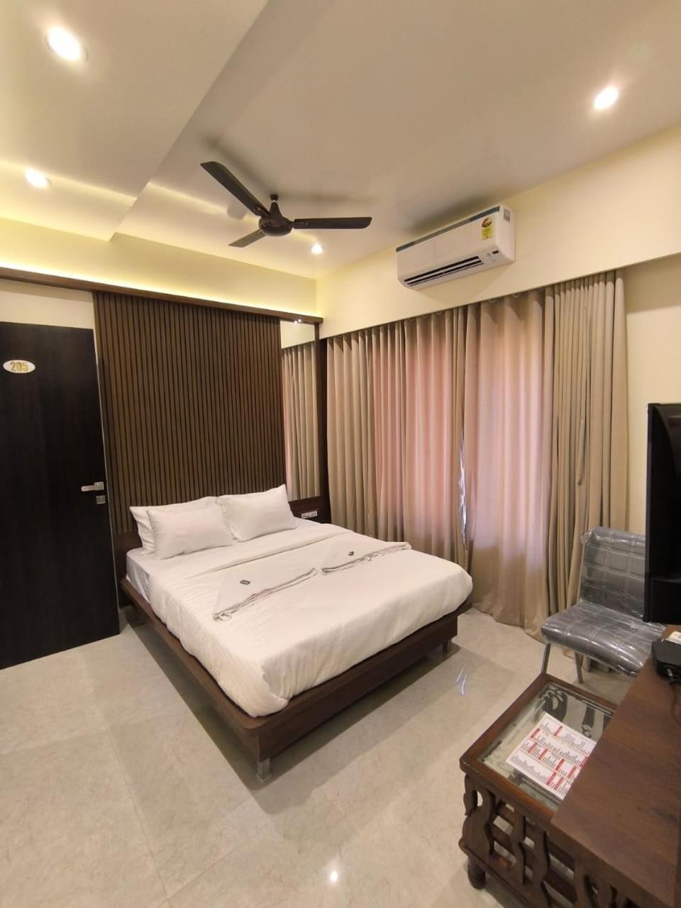 Sharan Residency Navi Mumbai Exterior foto